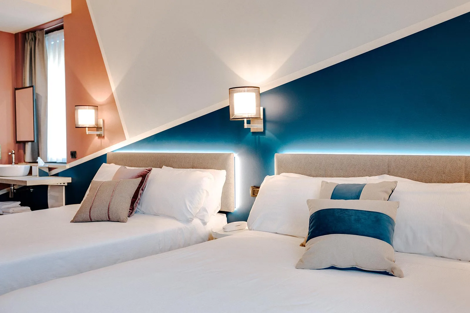 arredamento hotel geometrie dettaglio colore testata