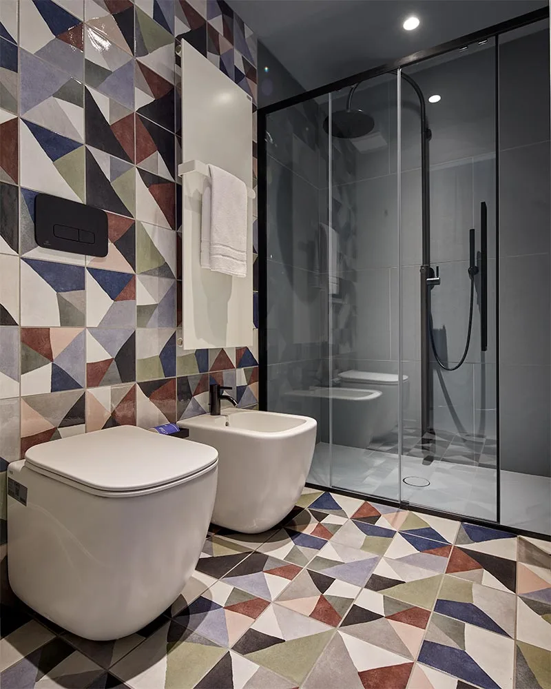 hotel demo arredamento bagno opere finitura