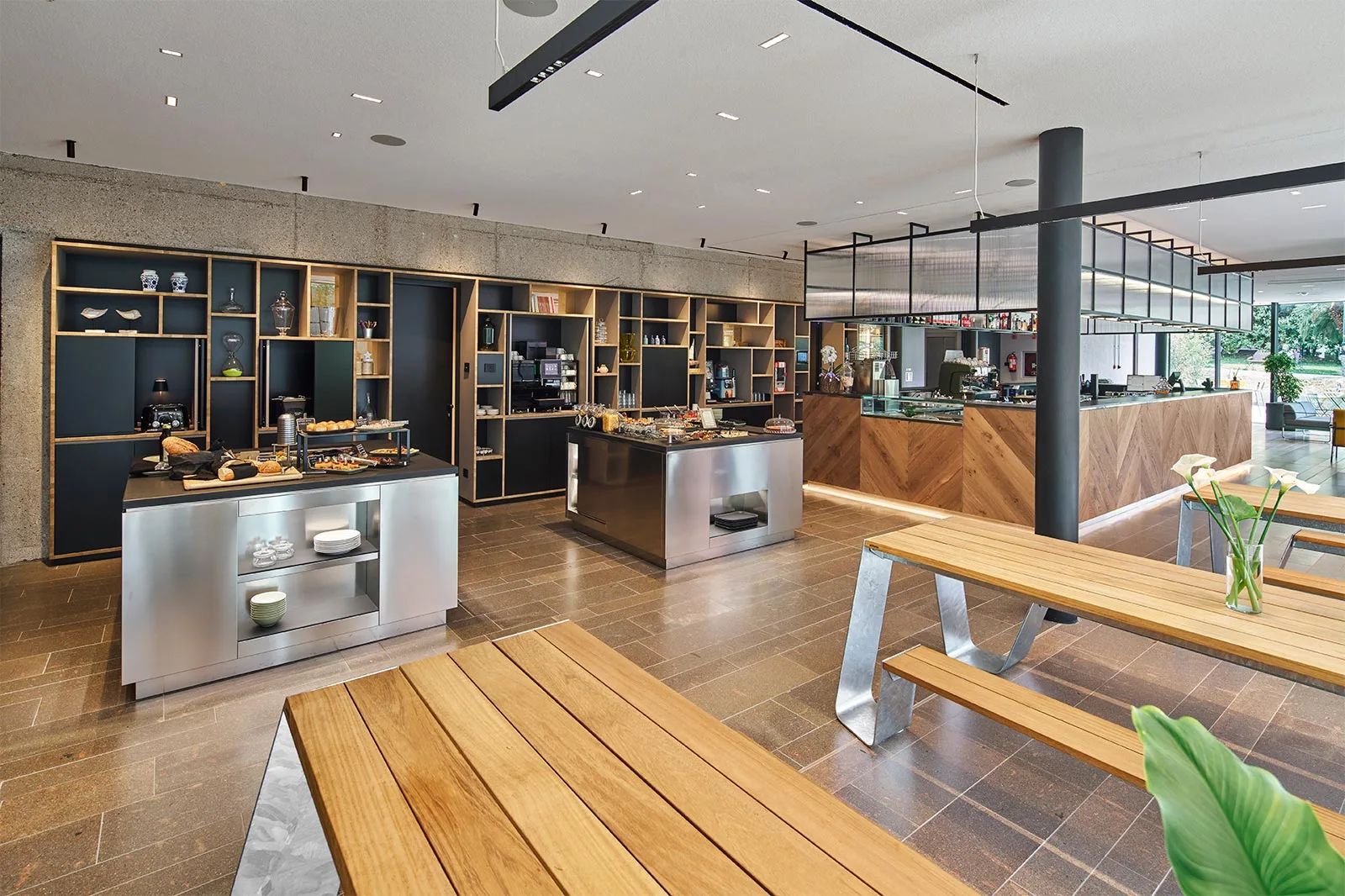 arredamento realizzazione hotel design buffet spazi comuni