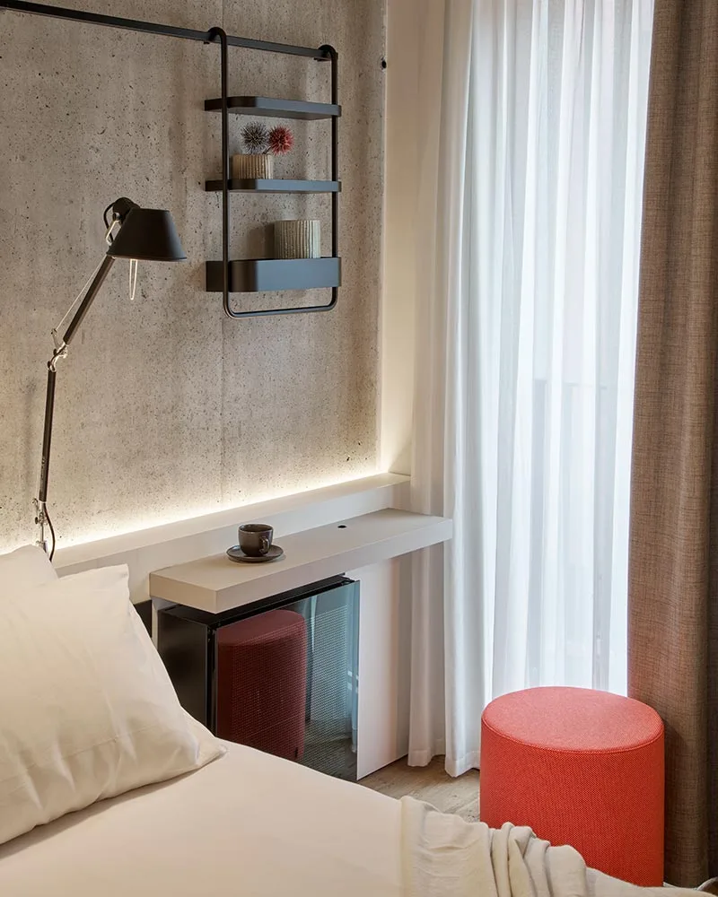 arredamento realizzazione hotel design dettaglio camera