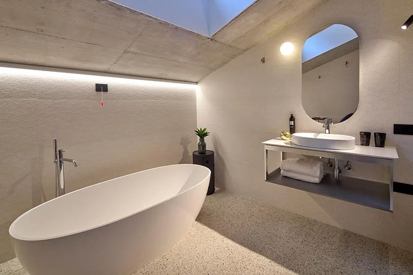 arredamento realizzazione hotel design bagno mansarda
