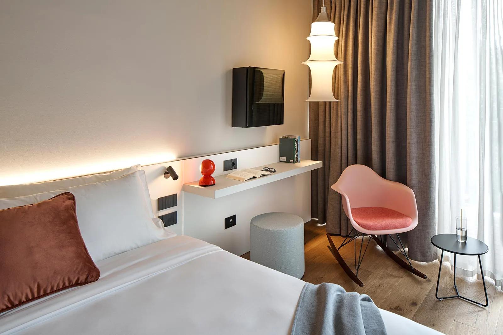 arredamento realizzazione hotel design camera completa focus arredi