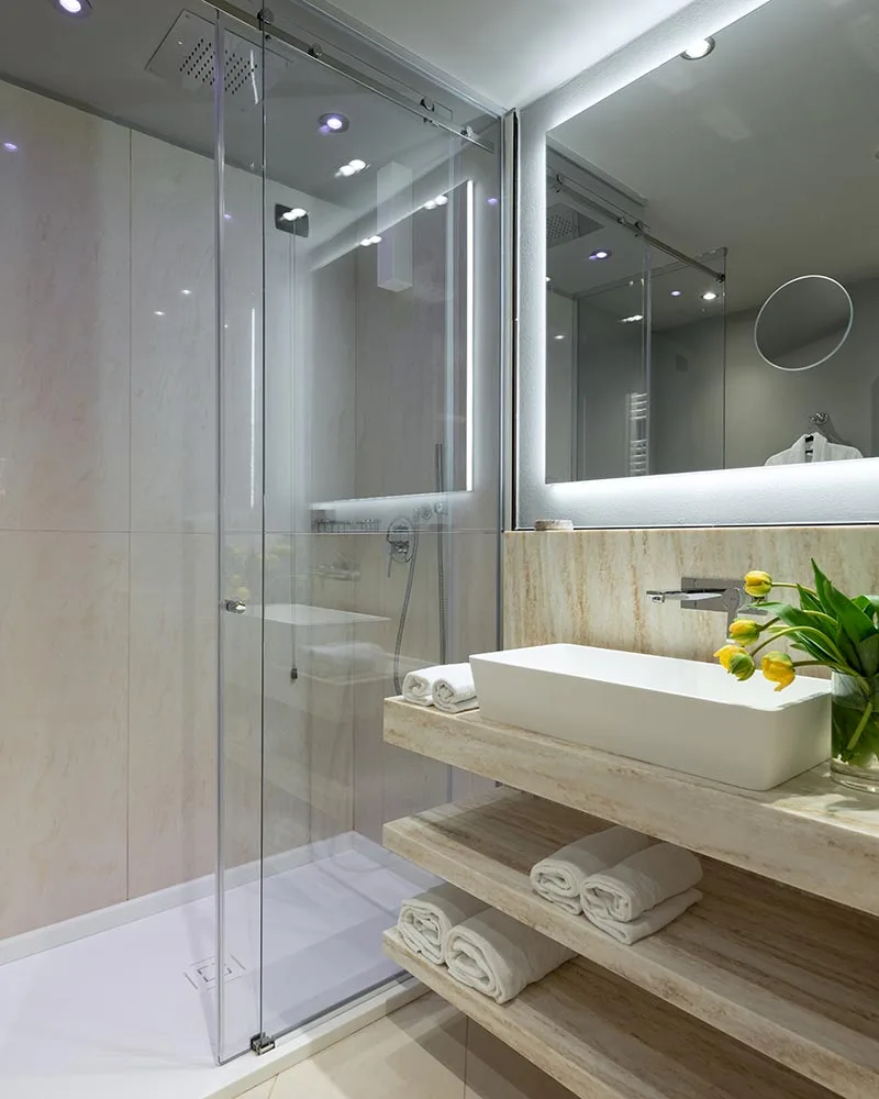 arredamento hotel albergo classico moderno bagno marmo