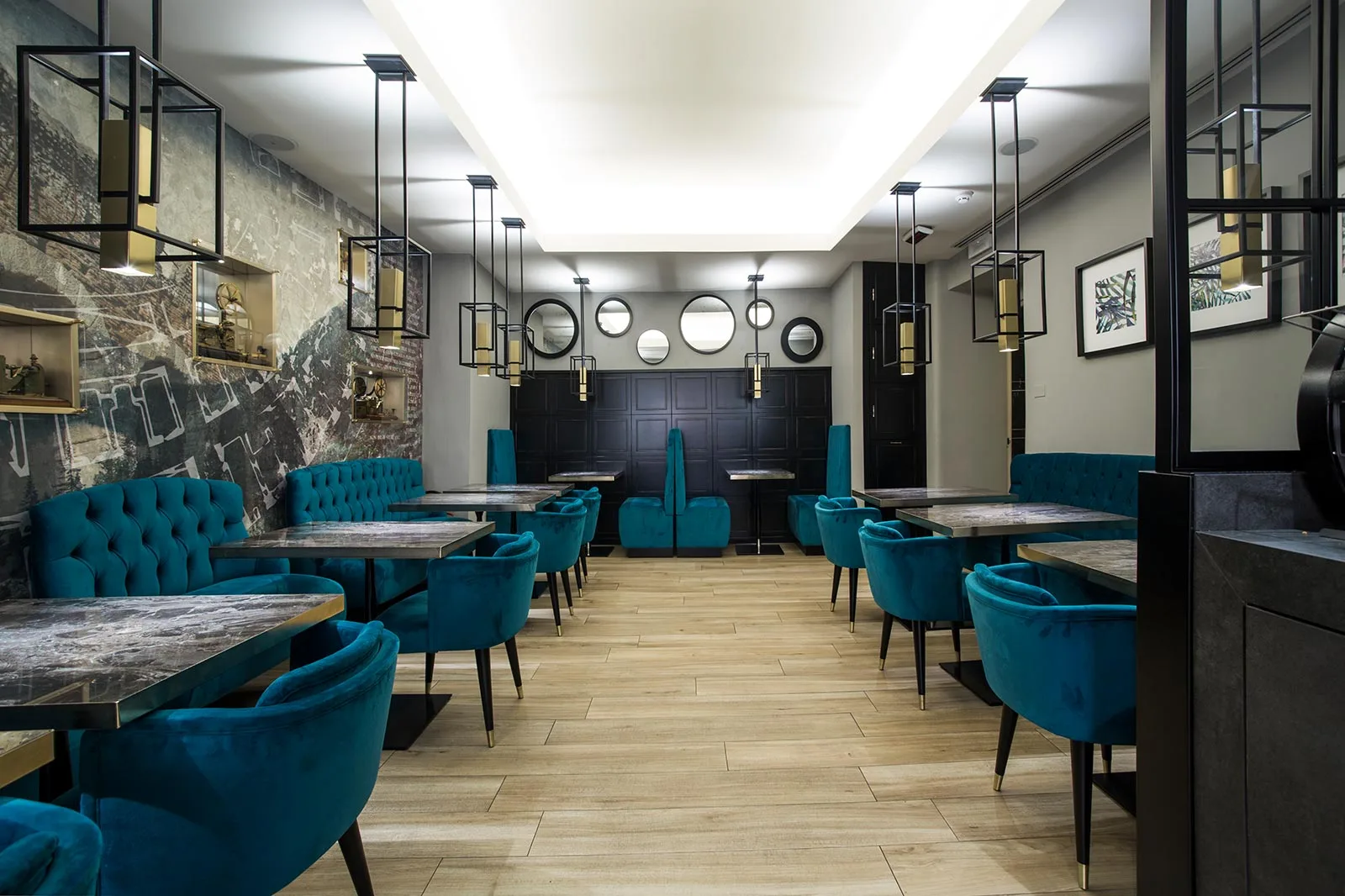 arredamento sala colazioni hotel lusso stile classico boiserie