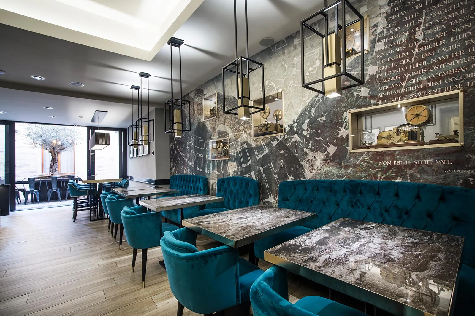 arredamento sala colazioni hotel lusso finiture custom