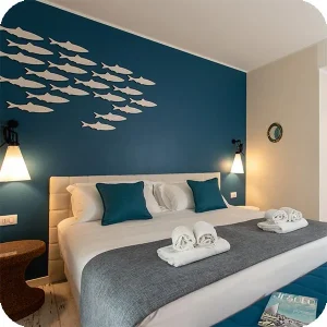 arredamento hotel stile marino camera completa