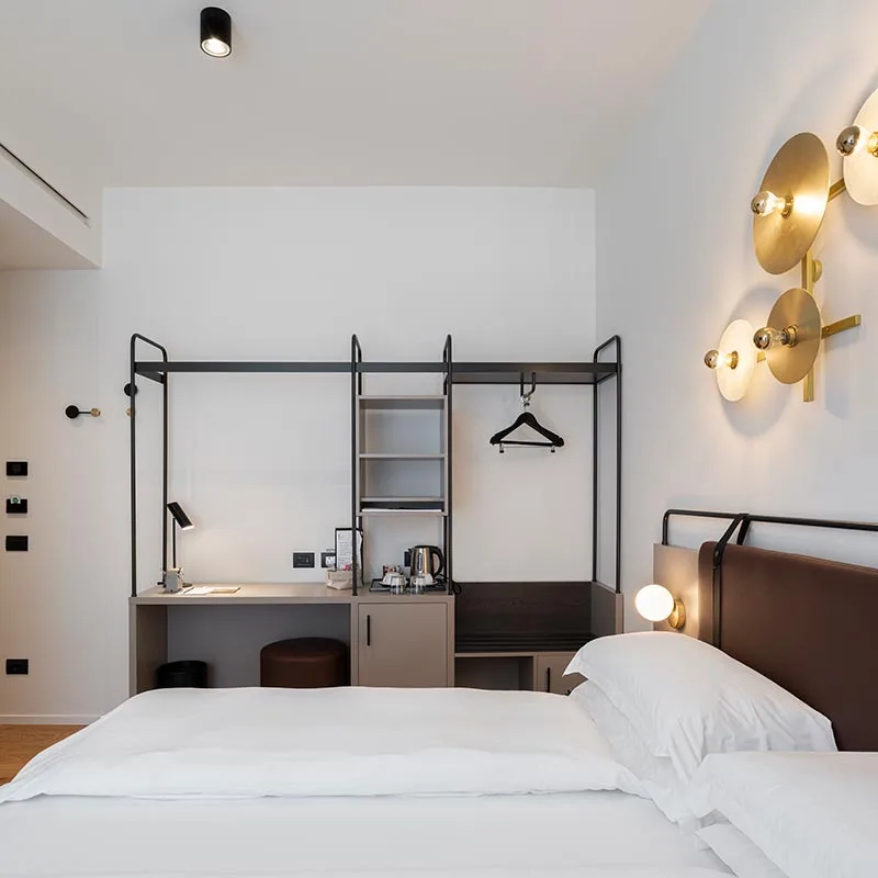 arredamento realizzazione hotel moderno composizione armadio