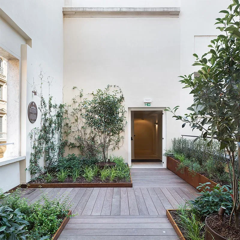 arredamento realizzazione hotel moderno esterno ingresso camere