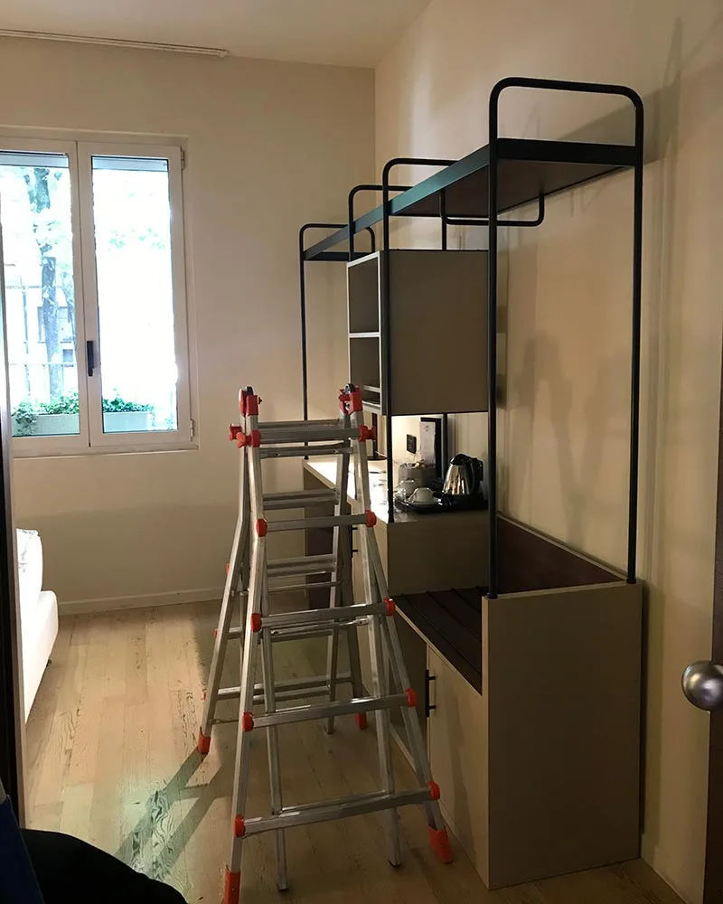 ristrutturazione hotel moderno montaggio arredi