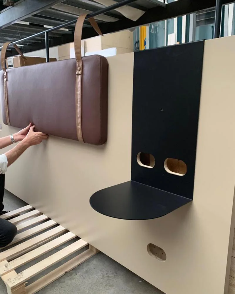 ristrutturazione hotel moderno dettaglio costruttivo testata letto