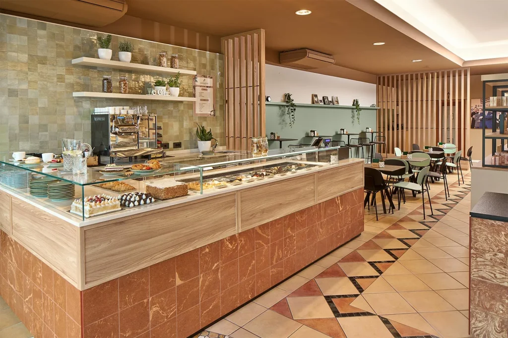 Arredo della pasticceria bar Cassandrini
